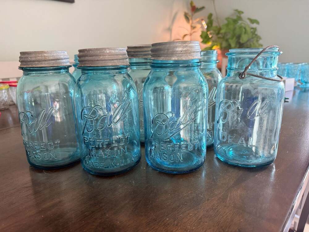 (7) Vintage Ball Perfect Mason Aqua Blue Glass Canning Jars with (4) Zinc Lids